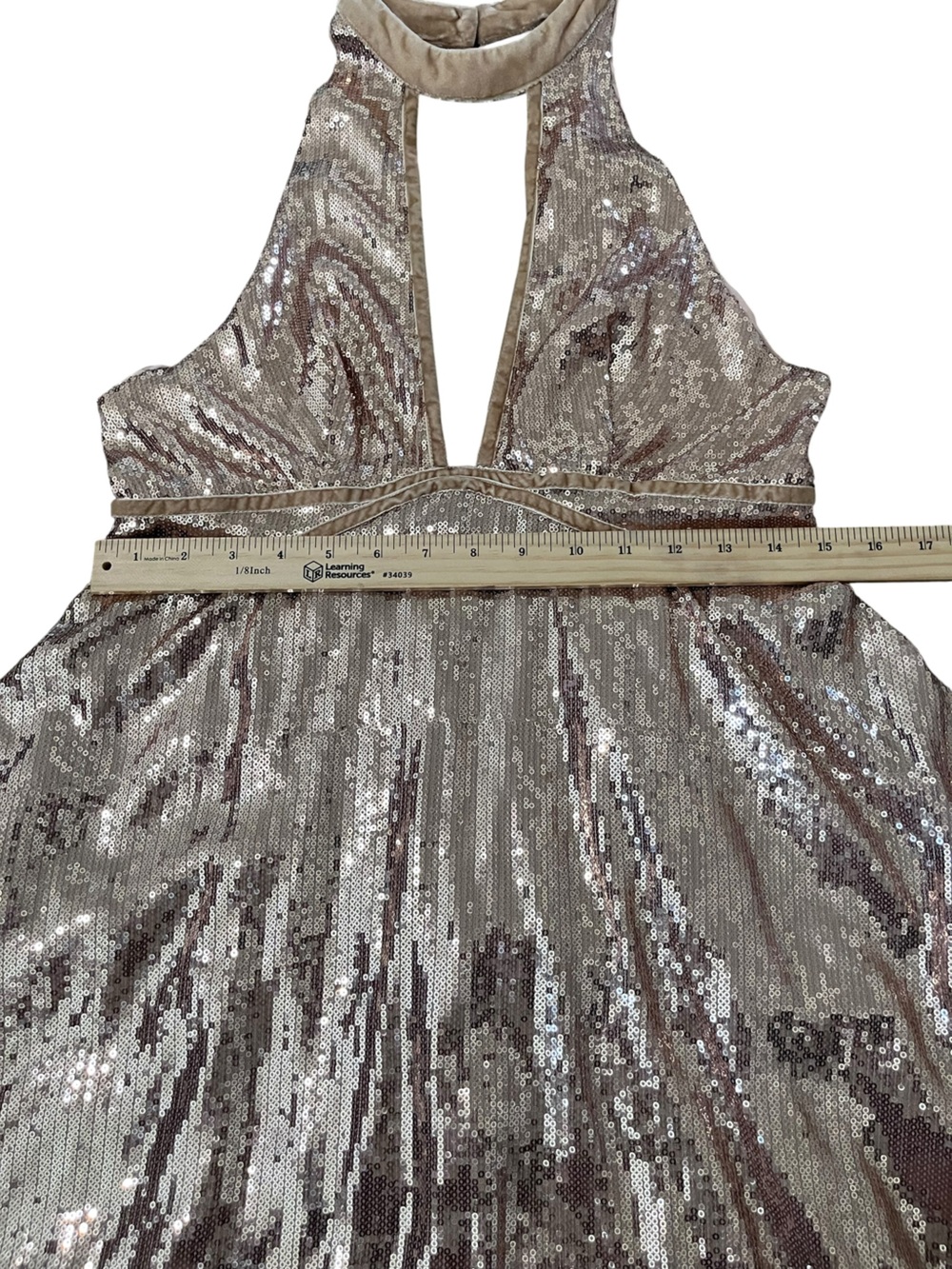 😎 Free People Film Noir Rose Gold Sequin Velvet Trim Halter Mini Dress - Size 8 - Picture 9 of 16